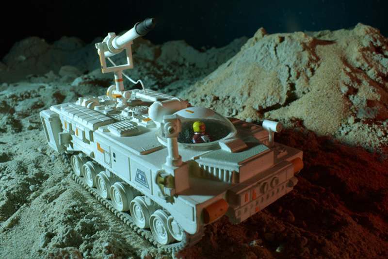 Space 1999 Infernal Machine Diecast Set - immagine 6