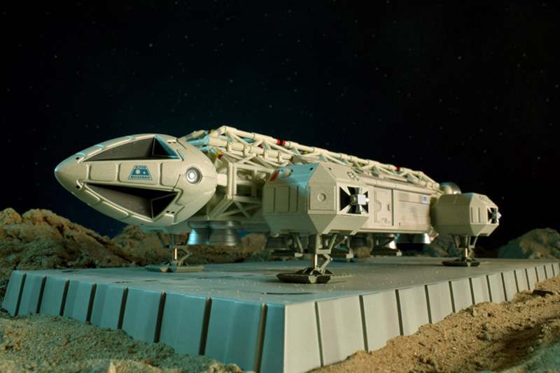 Space 1999 Infernal Machine Diecast Set - immagine 8